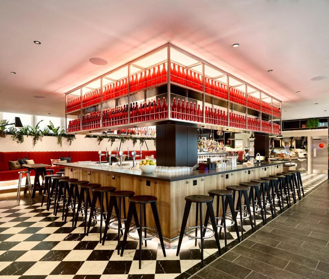 Отель Citizenm London Victoria Station Экстерьер фото